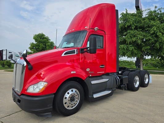 2020 Kenworth T680 Day Cab Trucks