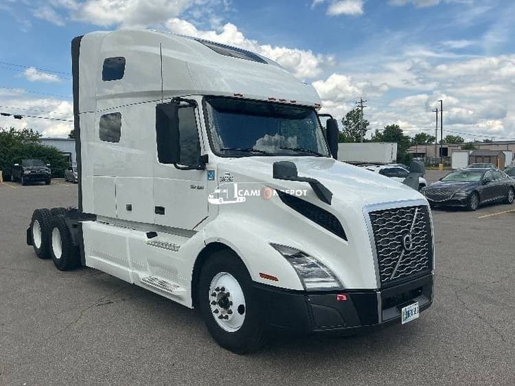 2022 Volvo VNL64760 Sleeper Trucks
