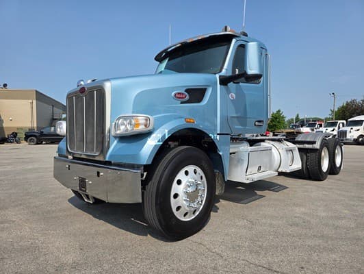 2022 Peterbilt  567 Day Cab Trucks