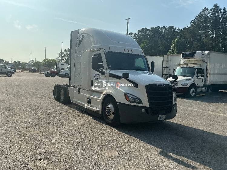 2022 Freightliner T12664ST Sleeper Trucks