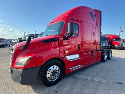 2022 Freightliner PT126064ST Sleeper Trucks