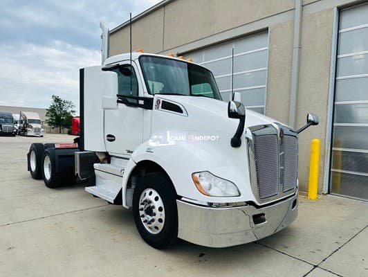 2020 Kenworth T680 Day Cab Trucks