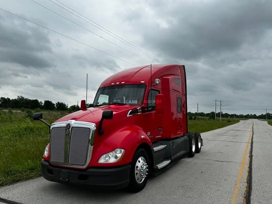 2021 Kenworth T680 Sleeper Trucks