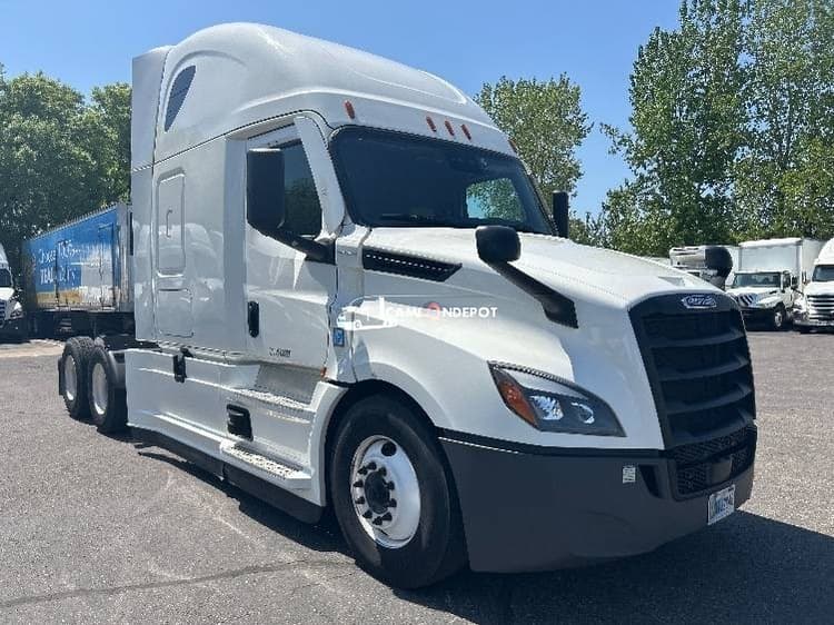2022 Freightliner T12664ST Sleeper Trucks