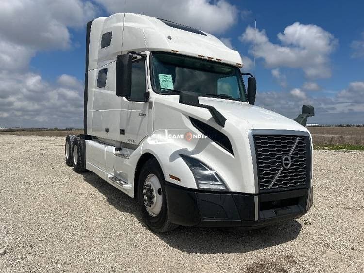 2022 Volvo VNL64760 Sleeper Trucks