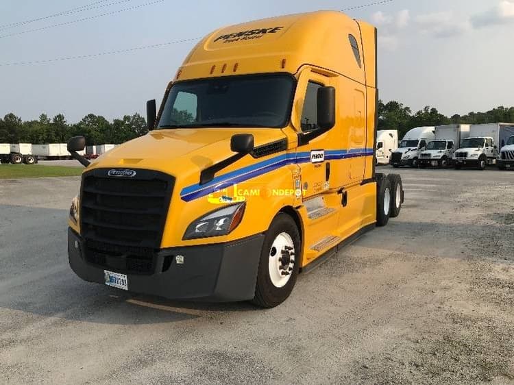 2022 Freightliner T12664ST Sleeper Trucks