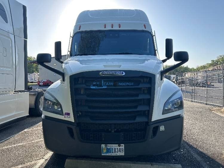2022 Freightliner T12664ST Sleeper Trucks