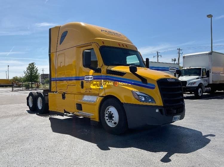 2022 Freightliner T12664ST Sleeper Trucks