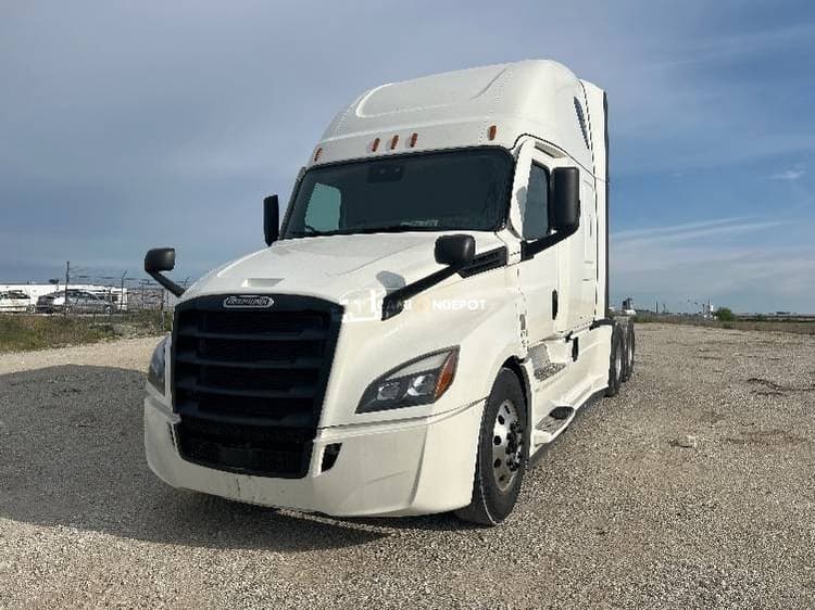 2022 Freightliner T12664ST Sleeper Trucks