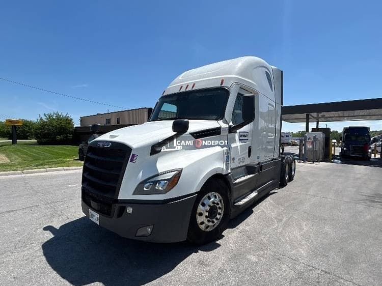 2022 Freightliner T12664ST Sleeper Trucks