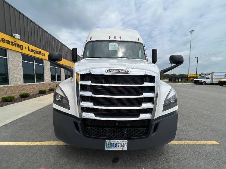 2022 Freightliner T12664ST Sleeper Trucks