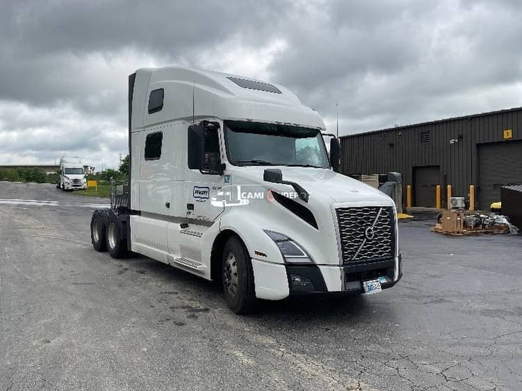 2022 Volvo VNL64860 Sleeper Trucks