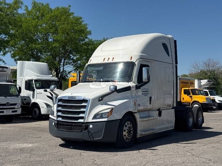 2022 Freightliner T12664ST Sleeper Trucks