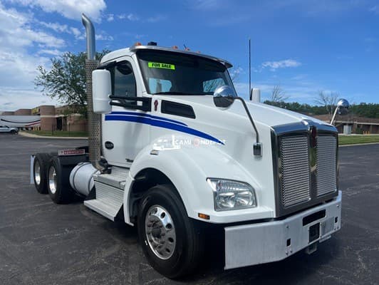 2020 Kenworth T880 Day Cab Trucks