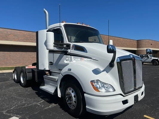 2020 Kenworth T680 Day Cab Trucks