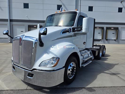 2020 Kenworth T680 Day Cab Trucks