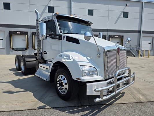 2021 Kenworth T880 Day Cab Trucks