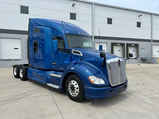 2022 Kenworth T680 Sleeper Trucks