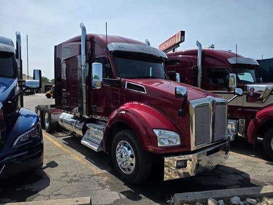 2022 Kenworth T880 Sleeper Trucks