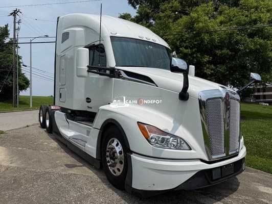 2023 Kenworth T680 Sleeper Trucks