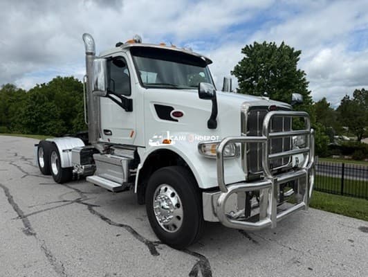 2021 Peterbilt  567 Day Cab Trucks