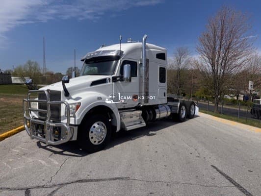2021 Kenworth T880S Sleeper Trucks