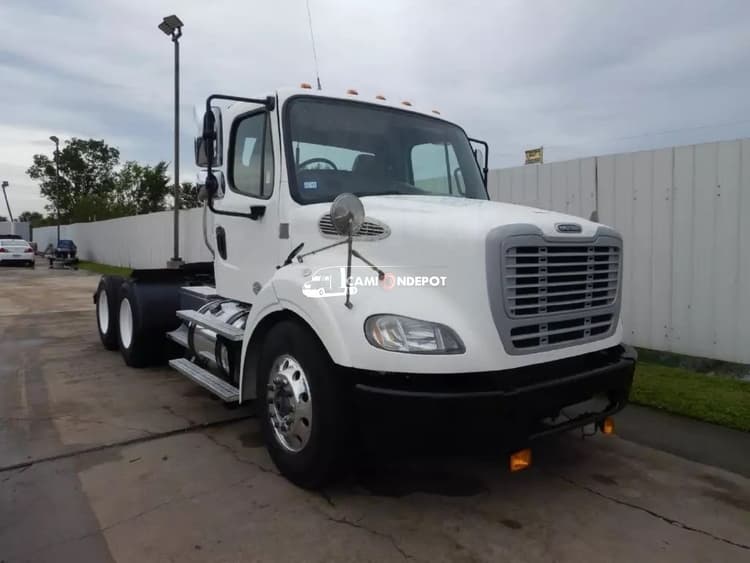 2007 Freightliner M2 106 Day Cab Trucks