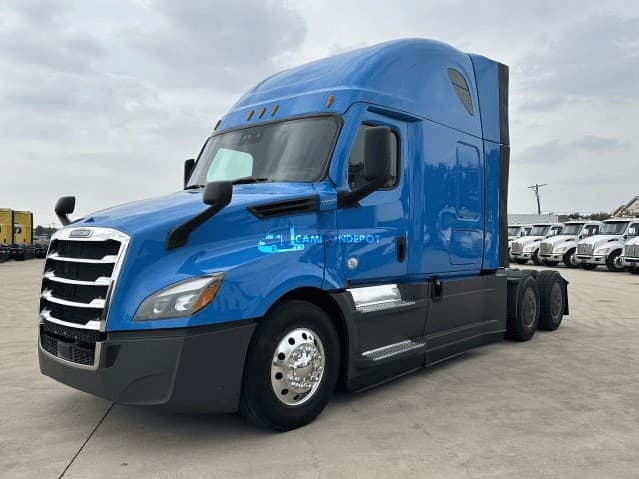 2022 Freightliner Cascadia Sleeper Trucks