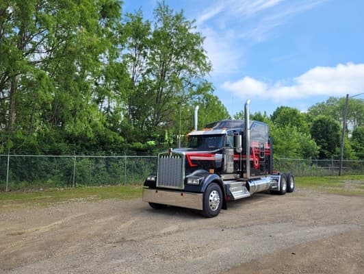 2024 Kenworth W900L Sleeper Trucks