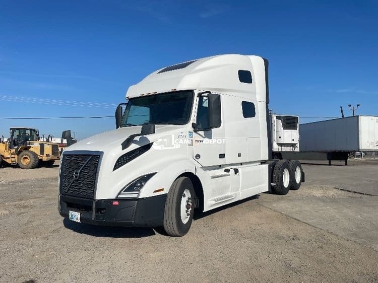 2022 Volvo VNL64760 Sleeper Trucks