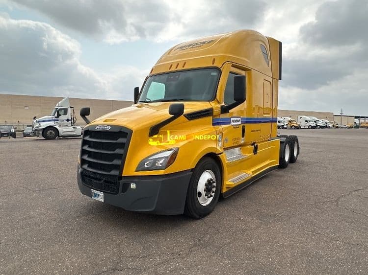 2022 Freightliner T12664ST Sleeper Trucks