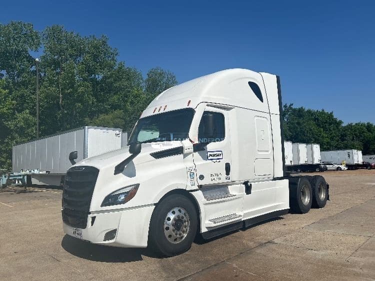 2022 Freightliner T12664ST Sleeper Trucks