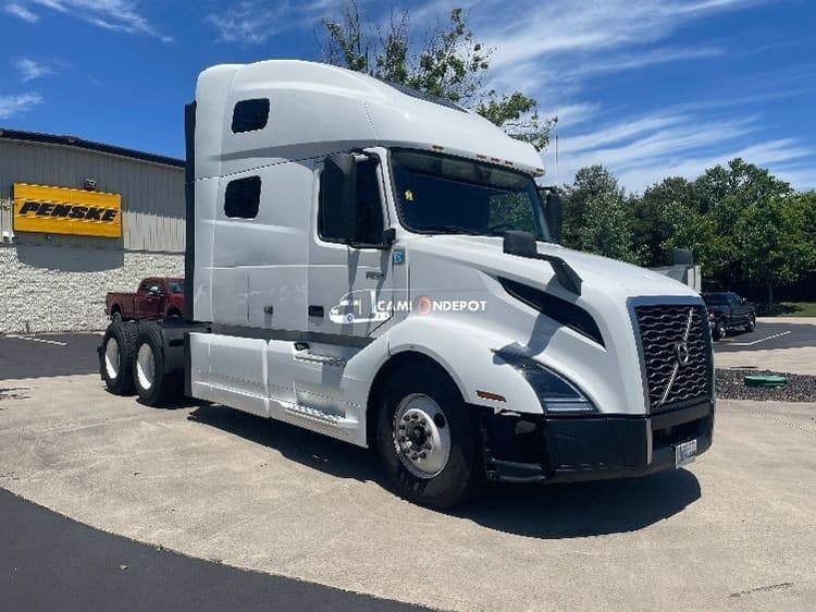 2022 Volvo VNL64760 Sleeper Trucks