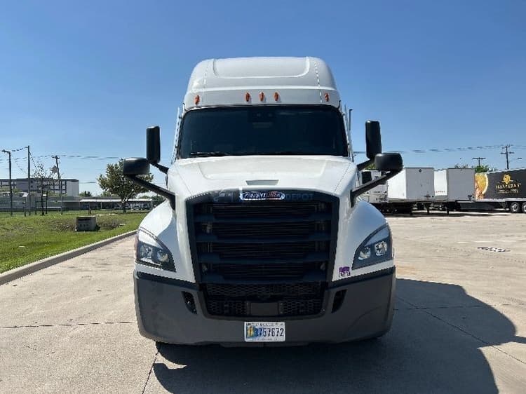 2022 Freightliner T12664ST Sleeper Trucks