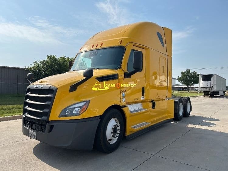 2022 Freightliner T12664ST Sleeper Trucks