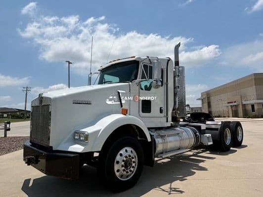2020 Kenworth T800 Day Cab Trucks
