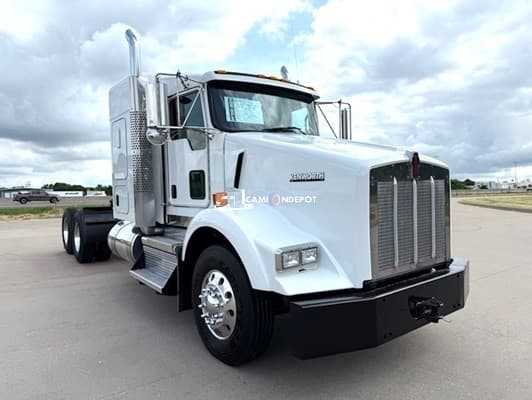 2020 Kenworth T800 Sleeper Trucks