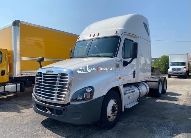 2019 Freightliner Cascadia Sleeper Trucks