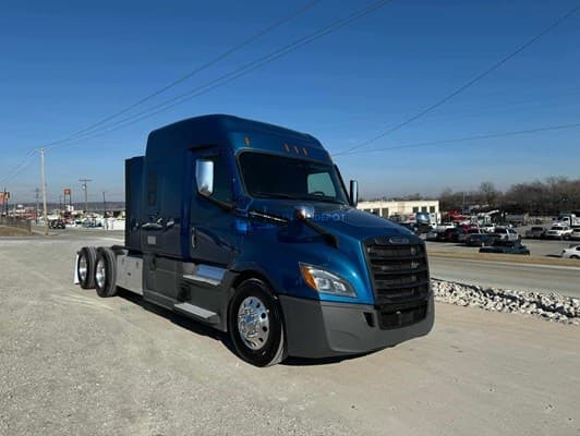 2022 Freightliner PT126064ST Sleeper Trucks
