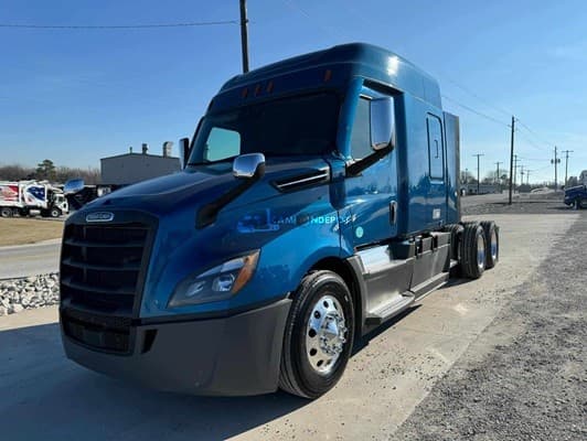 2021 Freightliner PT126064ST Sleeper Trucks