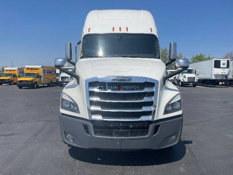 2020 Freightliner T12664ST Sleeper Trucks