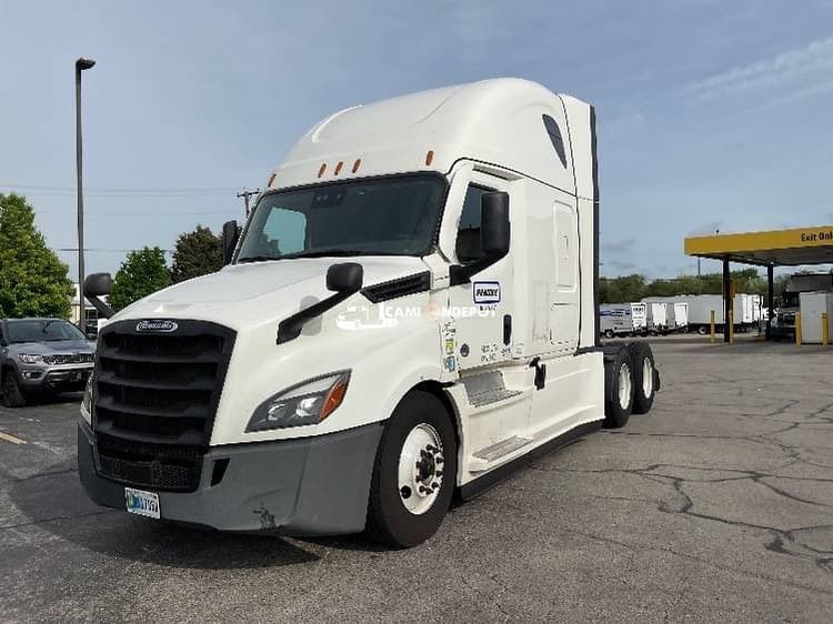 2022 Freightliner T12664ST Sleeper Trucks