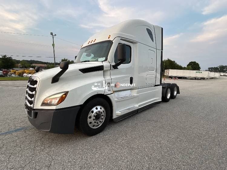 2021 Freightliner T12664ST Sleeper Trucks