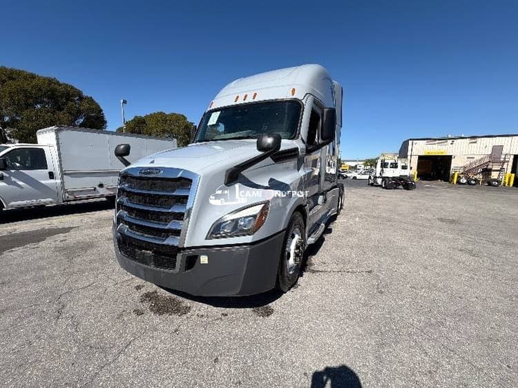 2023 Freightliner T12664ST Sleeper Trucks