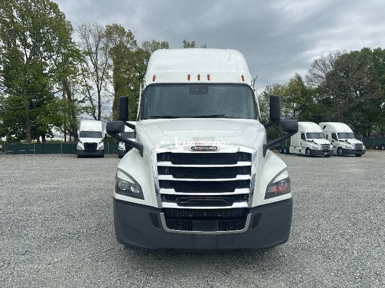 2021 Freightliner T12664ST Sleeper Trucks