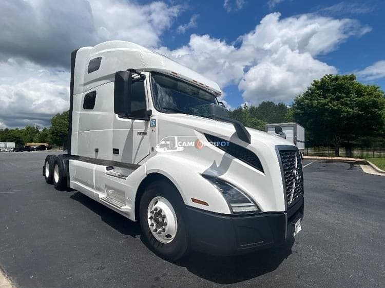 2022 Volvo VNL64760 Sleeper Trucks