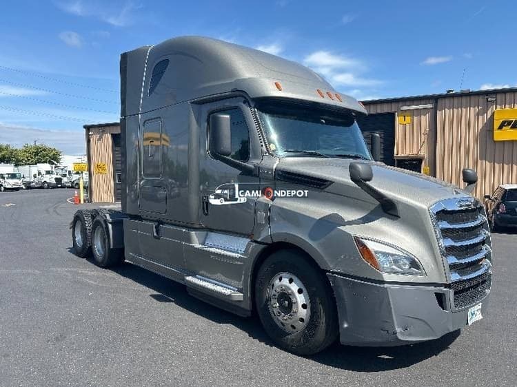 2020 Freightliner T12664ST Sleeper Trucks