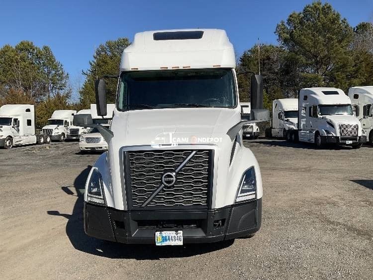 2021 Volvo VNL64760 Sleeper Trucks