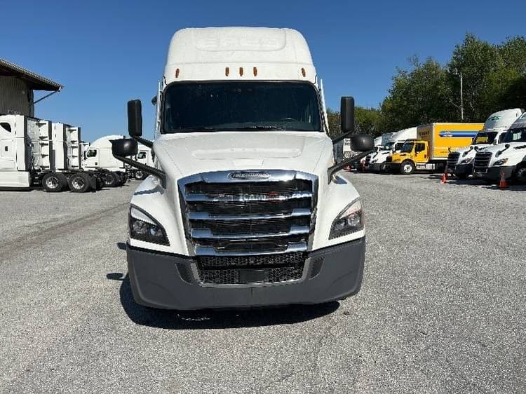 2021 Freightliner T12664ST Sleeper Trucks
