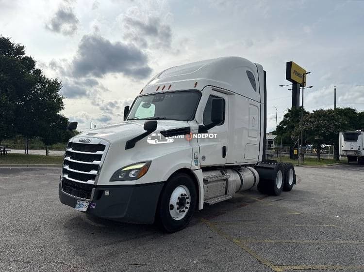 2021 Freightliner T12664ST Sleeper Trucks